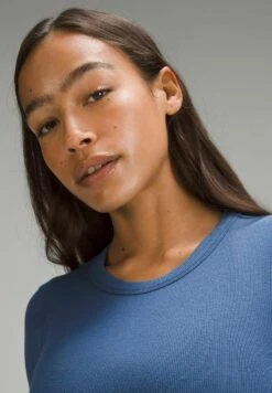 Lululemon Hold Tight CroppedT-Shirt BasicPitch Blue Donna Abbigliamento LLS41D01J-K11 -Vendite Mammut 06d2251ebc184529b00d341bd9ed458b