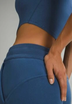 Lululemon Hold Tight CroppedT-Shirt BasicPitch Blue Donna Abbigliamento LLS41D01J-K11 -Vendite Mammut 178b081aae604252bc39e9c2d1433b0b