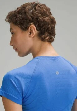 Lululemon Swiftly Tech Cropped Short Sleeve 2.0T-Shirt SportPipe Dream Blue Pipe Dream Blue Donna Abbigliamento LLS41D01I-K11 -Vendite Mammut 2478e206bba04ae5b0d8a8e8fb360e31