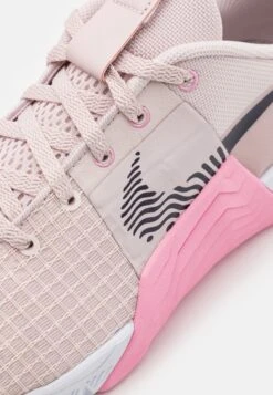 Nike Performance Metcon 8Scarpe Da AllenamentoBarely Rose/Cave Purple/Pink Rise/Canyon Rust/Hyper Pink/Light Soft Pink Donna Scarpe N1241A14Y-J11 -Vendite Mammut a16b0b892b0c4633aa46a221ec7c49ac