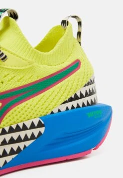 Puma Pwr Xx Nitro Luxe LemlemScarpe Running NeutreYellow Burst/Racing Blue/Pink Glimmer Donna Scarpe Da Montagna E Trekking PU141A0WM-E11 -Vendite Mammut ac108af5c77946868ae80c16081f278e